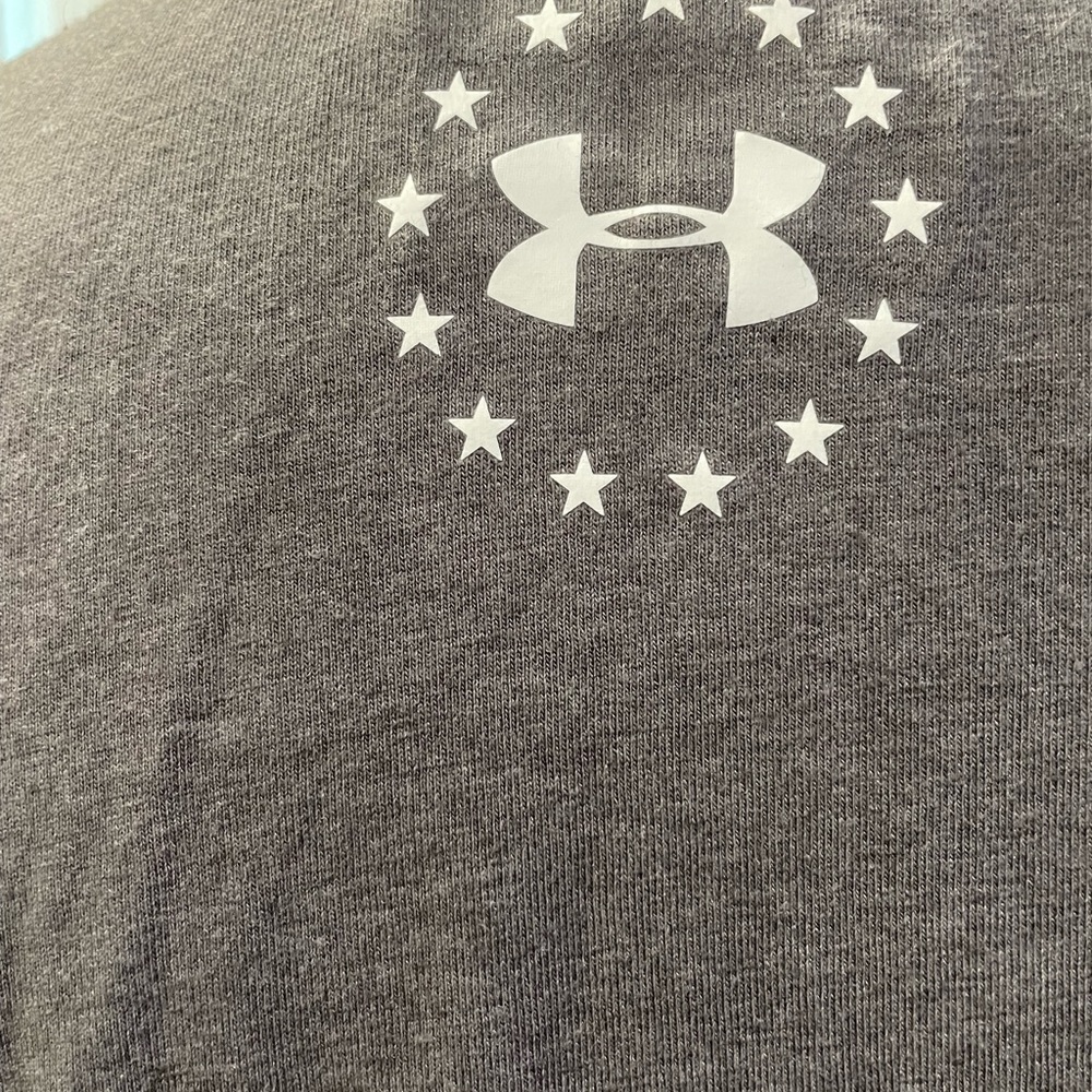 UNDER ARMOIR TEE - Picture 3 of 6